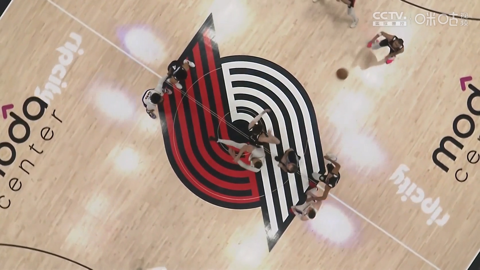 【90分钟足球网 www.90oo.com】2025-04-14 NBA 湖人vs开拓者 1080 hdtv migu.ts_20250.jpg